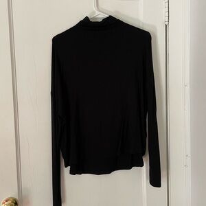 Aritzia Babaton black small long sleeve turtle neck